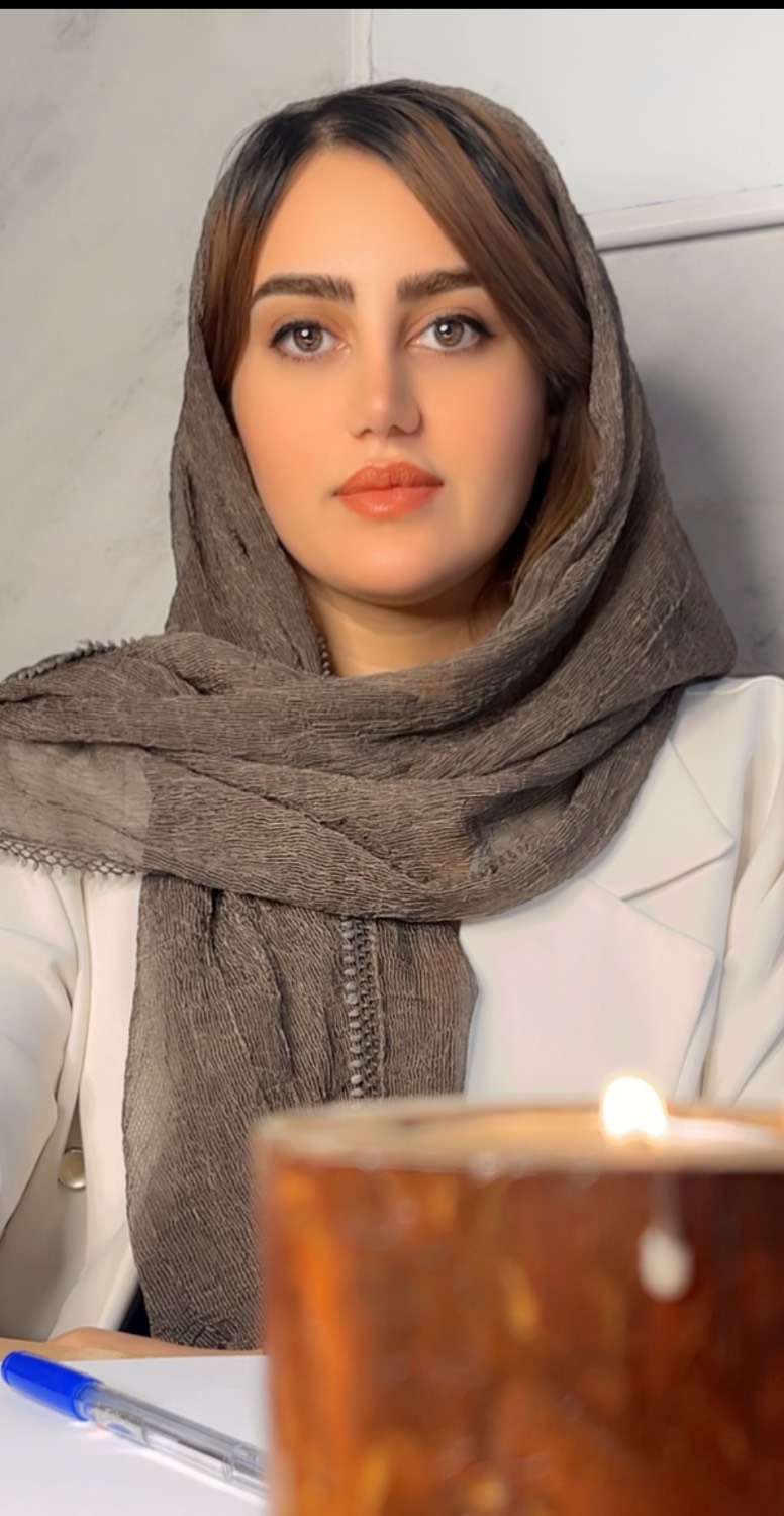دکتر صدف عزتی